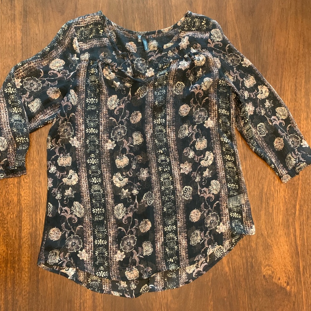 Black print sheet blouse